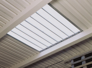 Lichtfeld im Dach aus 16 mm dicken Doppelstegplatten aus Polycarbonat